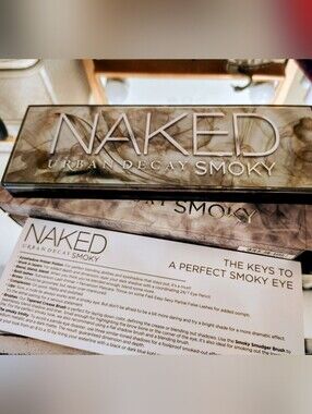 🆕⭐Urban Decay Naked Smokey